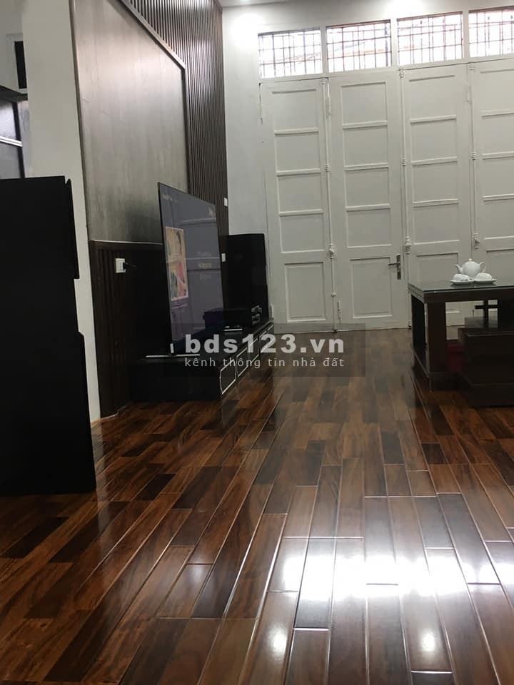 Siêu phẩm nhà Hoàng Cầu, Quận Đống Đa. view hồ cực đẹp đúc 5 tầng, giá bán 7.8 tỷ