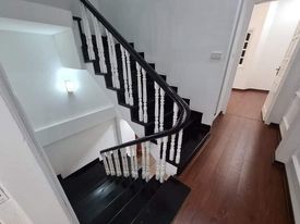 Bán gấp nhà Bồ Đề diện tích sử dụng 47m2, đúc kiên cố 5 tầng ô tô đỗ cửa lh 0938556766