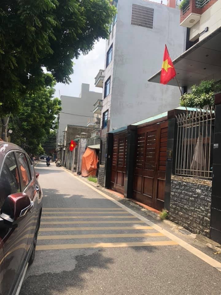 Rẻ giật mình, mảnh đất đầu tư siêu đẹp phố Lĩnh Nam Hoàng Mai, diện tích 106m2, rộng 13.4m, giá nhích 6 tỷ