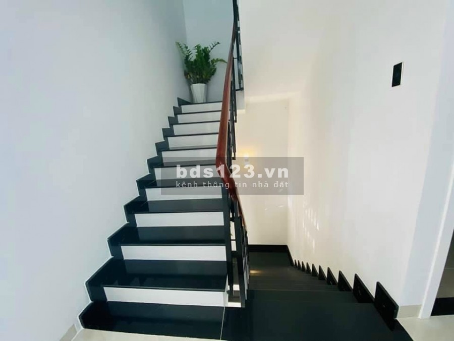Bán nhà đẹp giá tốt gần trung tâm Cần Thơ 1 trệt 2 lầu kiến trúc đẹp, giá tiên đầu tư sinh lời