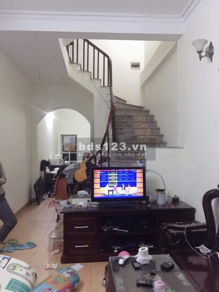 Bán nhà Bát Khối, ngõ trải nhựa ô tô vào nhà, 74m2, chỉ hơn 5 tỷ xíu