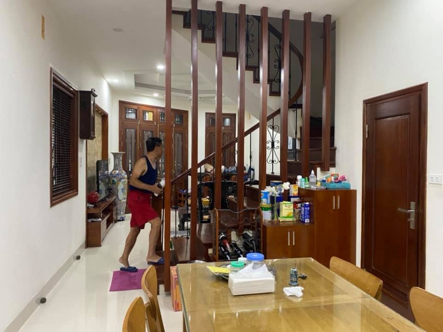 Bán nhà 5T ngã tư Vạn Phúc, lô góc thoáng sáng, nội thất xịn xò, dt 38m2 chỉ 3 tỷ nhỉnh