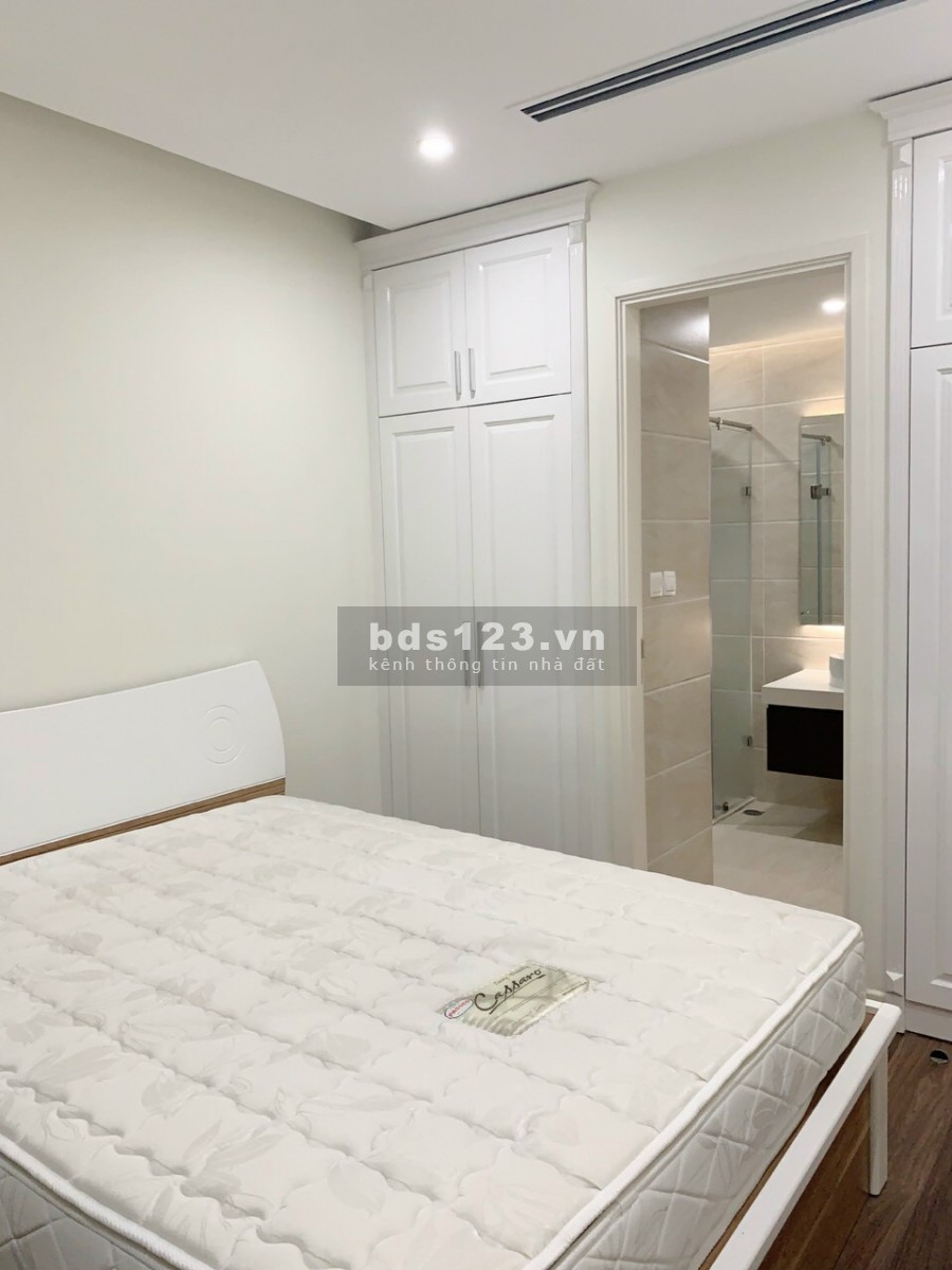 Cho thuê căn hộ cao cấp Home City Trung Kính 2-3PN full giá 9-11tr/tháng. LH 0839456226