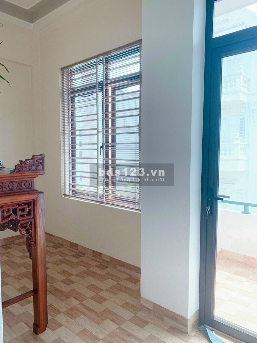Bán nhà mặt phố Đặng Thai Mai, ph Tân Bình, đúc 3.5 tầng, mt 4.5m, 3 ngủ, gara, giá ok