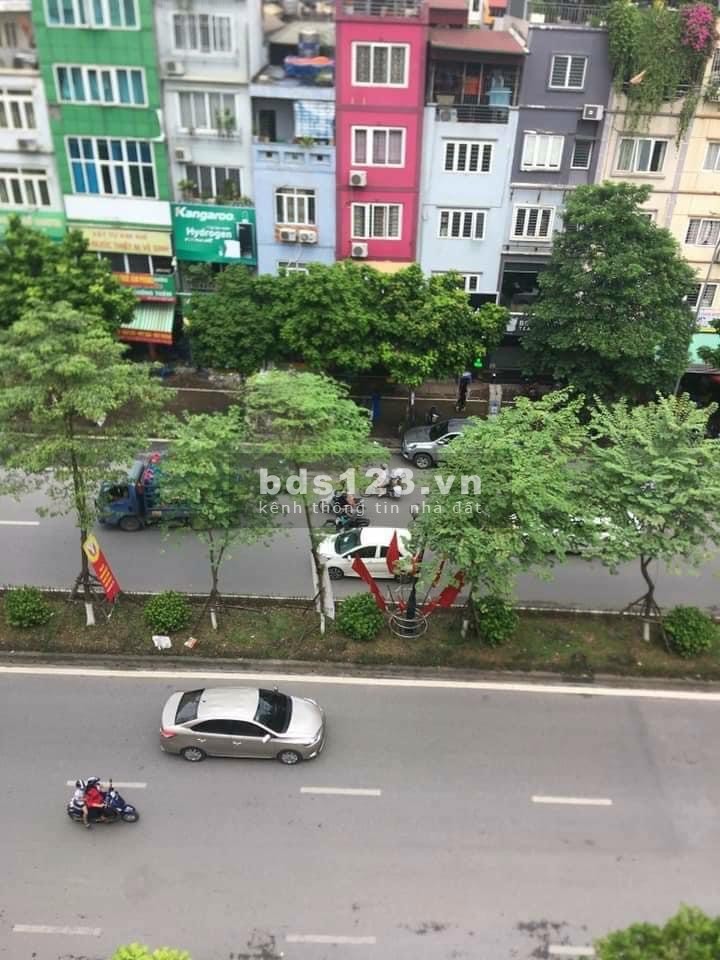 70m x 4T, MT 6.5m, mặt phố quận Long Biên, vỉa hè đá bóng, kinh doanh sầm uất