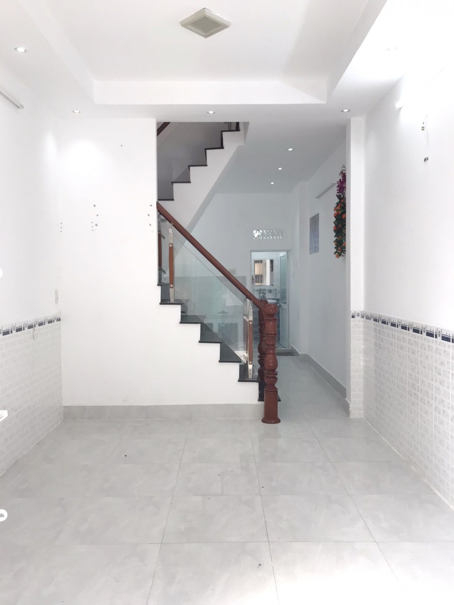 Nhà lầu diện tích sử dụng 40m2, ngay chợ đường Mai Am…