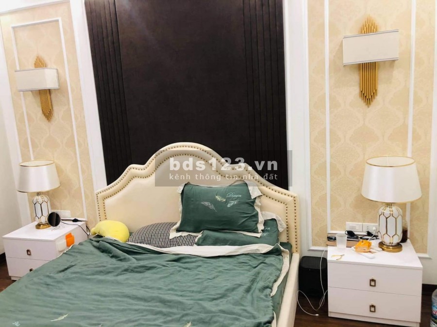 Chính chủ bán nhà Trần Quốc Hoàn 45m2 x 5 tầng phân lô ô tô vào nhà giá bán chỉ 10 tỷ