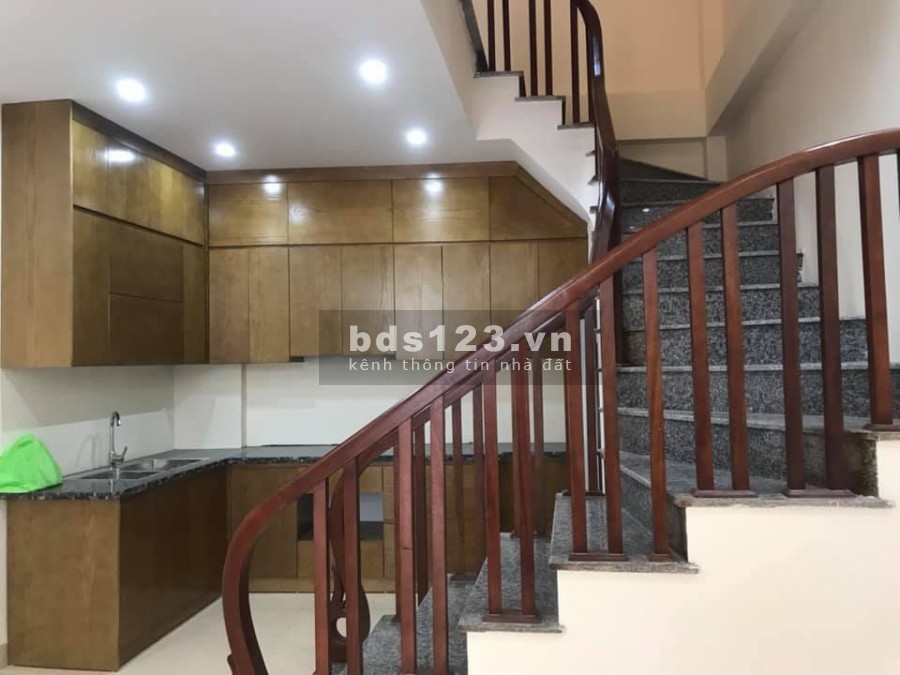Bán nhà -TẶNG đất, đường Phú Diễn, Bắc Từ Liêm. MT 4.75m, 5 tầng, Giá 3 tỷ nhỉnh