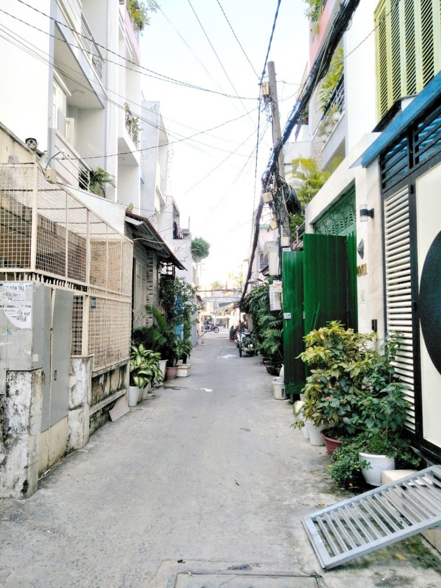 Nhà mặt tiền hẻm 10 Âu Dương Lân Quận 8, an ninh yên tĩnh dân trí cao liên hệ chính chủ