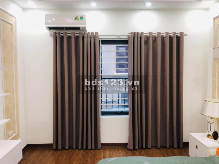 Chính chủ bán nhà Trần Quốc Hoàn 45m2 x 5 tầng phân lô ô tô vào nhà giá bán chỉ 10 tỷ