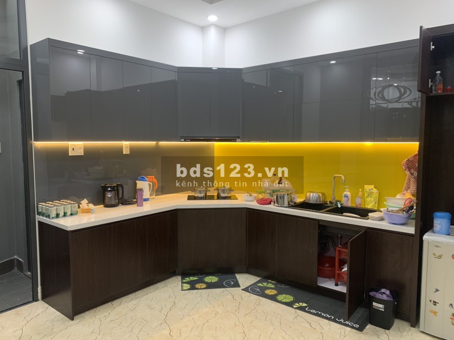Chủ kẹt tiền bán đi căn nhà tâm huyết đang ở lo công việc làm ăn giá bán 7 tỷ, thương lượng