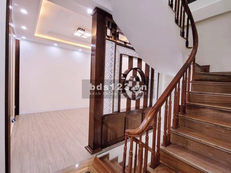 Siêu phẩm kinh doanh! Nhà Thái Hà DT 56m2 x 5tầng, MT 4m – ô tô tránh – ngõ thông