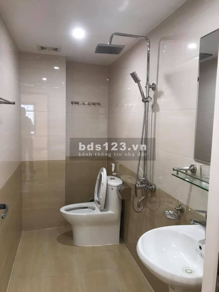 Bán nhà -TẶNG đất, đường Phú Diễn, Bắc Từ Liêm. MT 4.75m, 5 tầng, Giá 3 tỷ nhỉnh