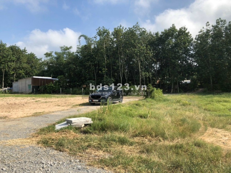 Chủ ngộp dịch bán đất xã Nhuận Đức 1/ Nguyễn Thị Rành vào vài trăm mét 2334m2 có 200 thổ
