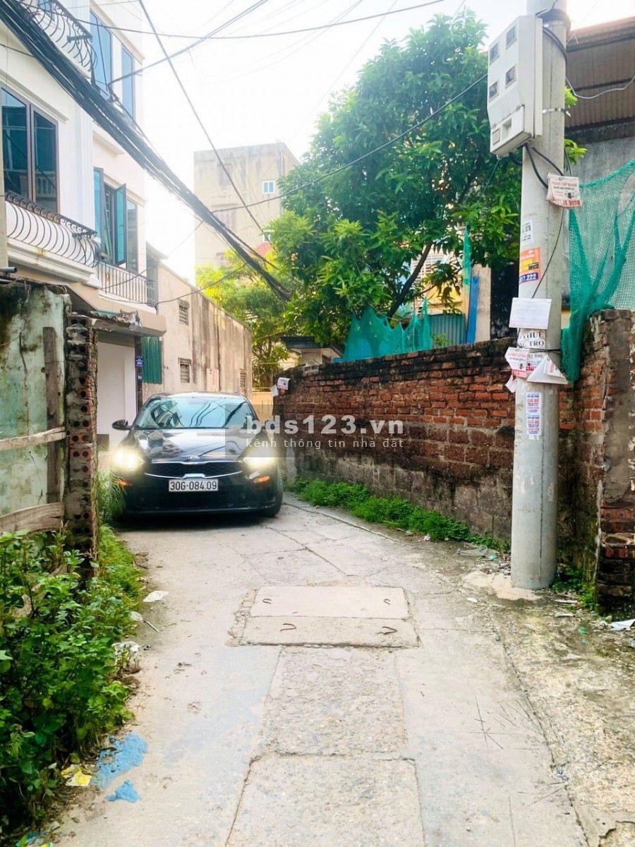 Bán nhà nguyên căn siêu hiếm ô tô đổ cổng dt 35m2 vuông vức, giá bán 2.75 tỷ tại Quang Tiến