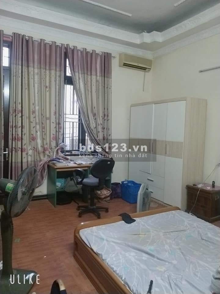 Bán nhà nguyên căn đúc 4 Tầng Yên Lạc Hai Bà Trưng giá 11.8 tỷ, thương lượng lh 0986209188