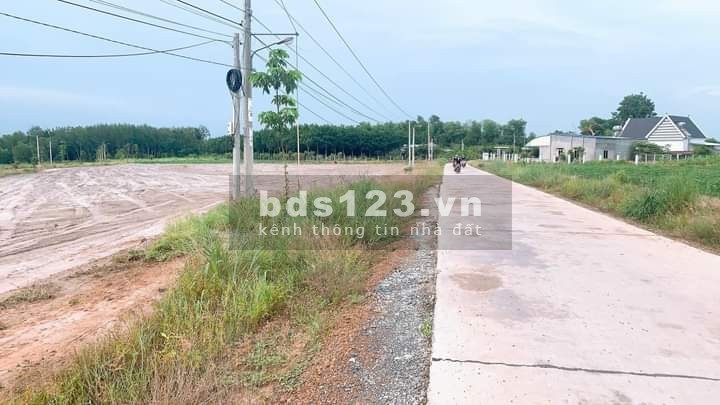 Tôi chính chủ cần bán lô đất ấp 11 Minh Hưng Chơn Thành Bình Phước. Dien tích 625m2 giá rẻ hơn thị trường 200tr