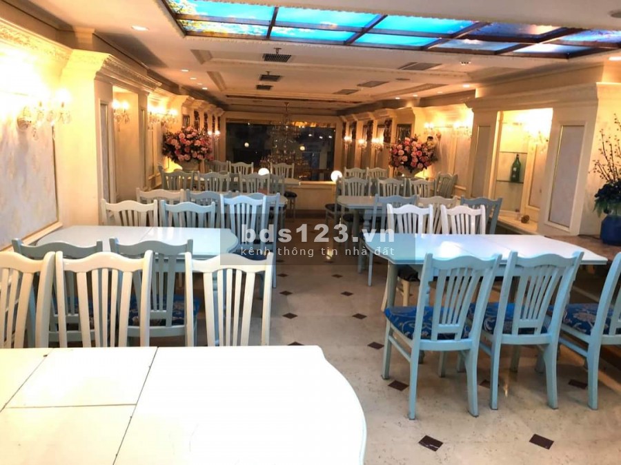 Bán khách sạn 10 tầng giữa lòng phố Cổ tiêu chuẩn 4 sao, diện tích 172m2, giá tốt đầu tư