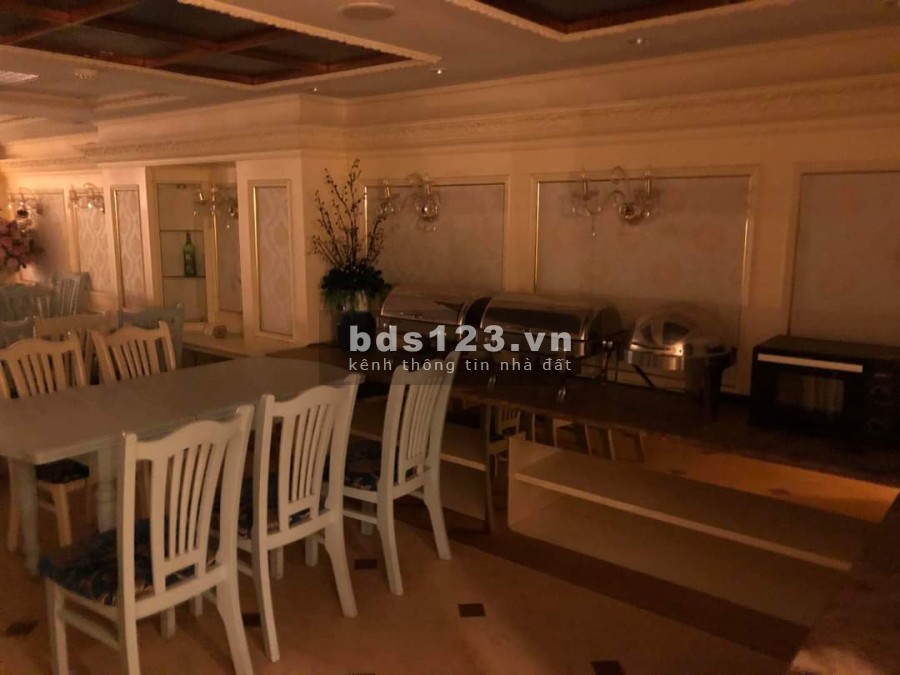 Bán khách sạn 10 tầng giữa lòng phố Cổ tiêu chuẩn 4 sao, diện tích 172m2, giá tốt đầu tư