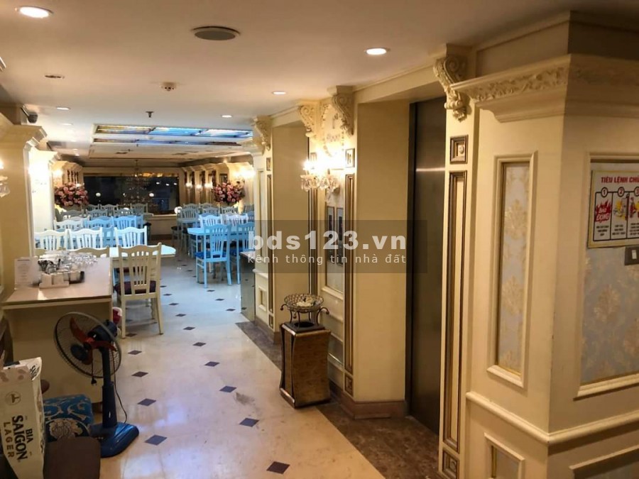 Bán khách sạn 10 tầng giữa lòng phố Cổ tiêu chuẩn 4 sao, diện tích 172m2, giá tốt đầu tư