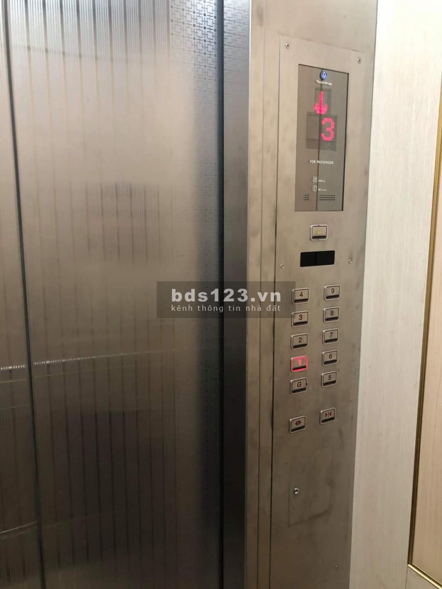Bán khách sạn 10 tầng giữa lòng phố Cổ tiêu chuẩn 4 sao, diện tích 172m2, giá tốt đầu tư