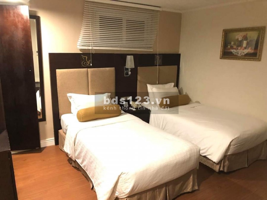 Bán khách sạn 10 tầng giữa lòng phố Cổ tiêu chuẩn 4 sao, diện tích 172m2, giá tốt đầu tư