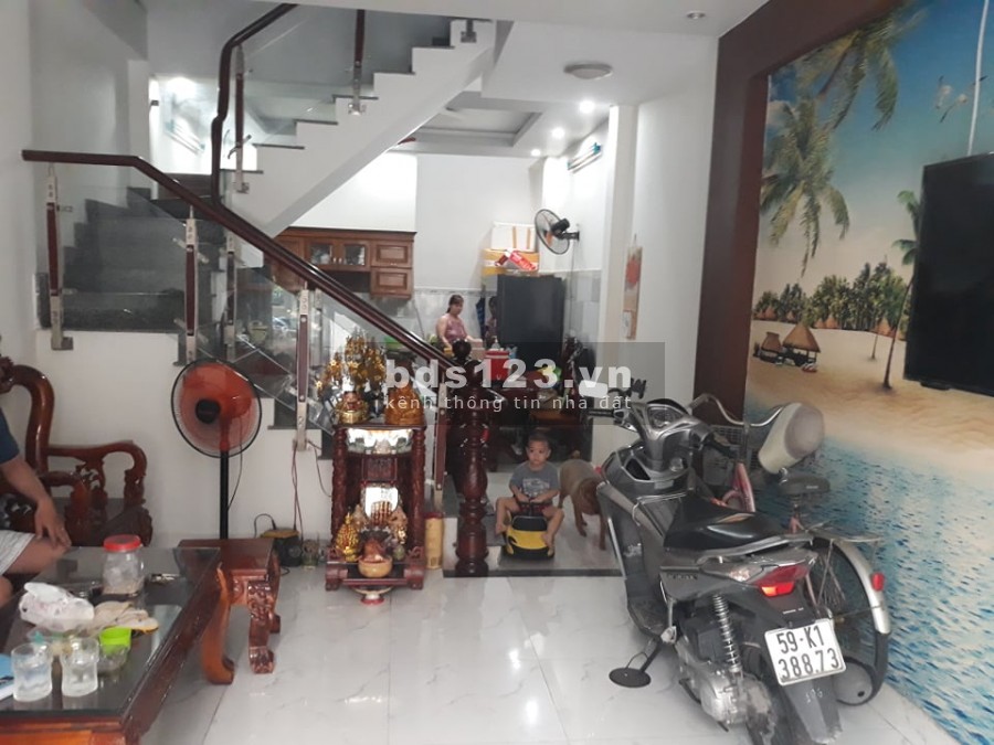 Bán nhà mới xây Quận Tân Bình giá rẻ chỉ 4.2 tỷ hẻm xe hơi lh 0909194247, sổ vuông vức