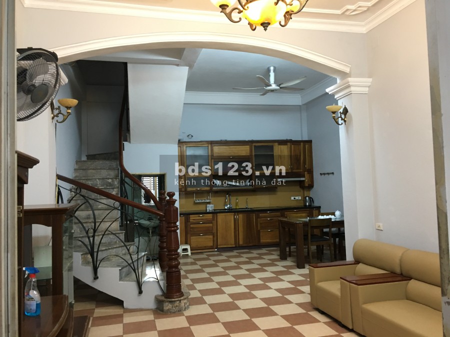 Cho thuê nhà nguyên căn ngõ 285 Đội Cấn, ưu tiên cho thuê lâu dài hợp đồng dài hạn