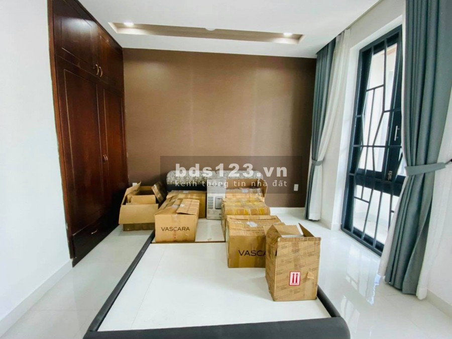 Bán nhà hẻm xe hơi dt 70m2, Thích Quảng Đức, Phú Nhuận, Giá Rẻ, 3 tầng, 3PN, 3WC