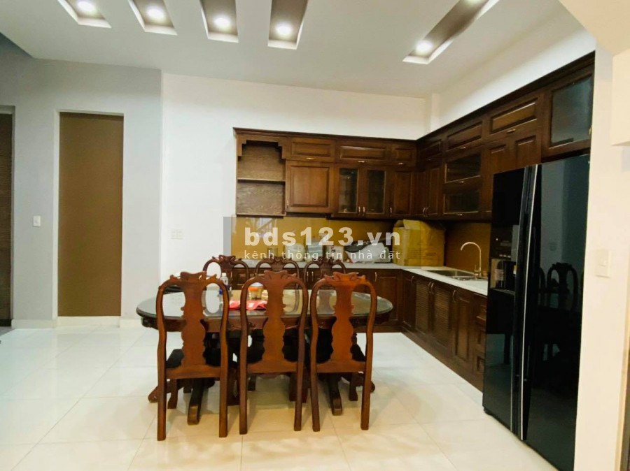 Bán nhà hẻm xe hơi dt 70m2, Thích Quảng Đức, Phú Nhuận, Giá Rẻ, 3 tầng, 3PN, 3WC