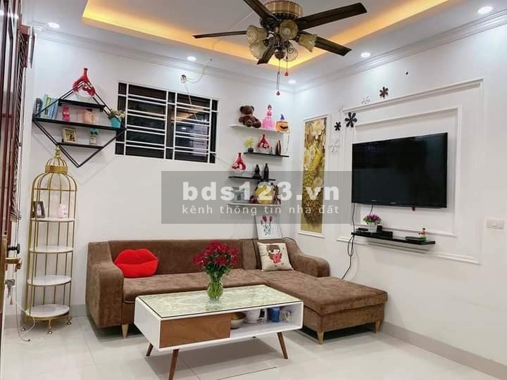 Bán nhà nguyên căn Ngọc Thuỵ, phân lô quân đội ô tô đỗ cửa, dtsd 35m2, giá 3 tỷ nhỉnh