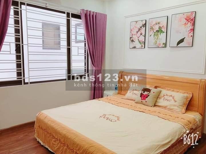 Bán nhà nguyên căn Ngọc Thuỵ, phân lô quân đội ô tô đỗ cửa, dtsd 35m2, giá 3 tỷ nhỉnh