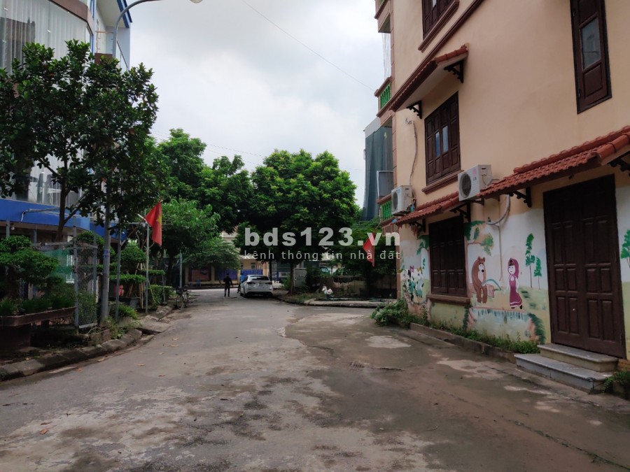 Bán nhà Văn Quán, đường rộng xe vào tận nhà diện tích sử dụng 65m2, giá chỉ nhỉnh 6 tỷ