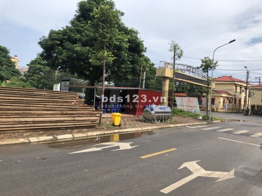 Cần bán lô Vạn An Đối diện UBND Phường Vạn An giá bán chỉ hơn 3 tỷ, lh 0973728291