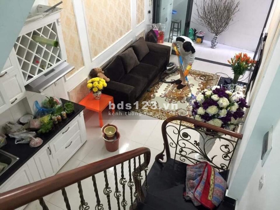 Bán nhà Kim Mã Thượng 38m x 5 Tầng, Nhà mới ngõ rộng, Giá: 4.4 tỷ Quận Ba Đình