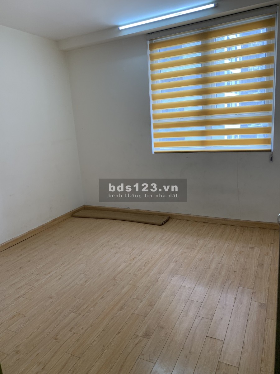 Cho thuê chung cư 60b Nguyễn Huy Tưởng, căn 2 ngủ, đồ cơ bản, có cho làm vp, 8 triệu/th. LH 0377983070