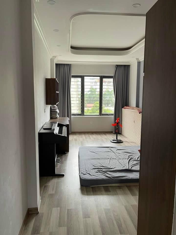 Bán nhà nguyên căn mặt phố Chiến Thắng, Văn Quán, gara ô tô kinh doanh tốt, giá 6.6 tỷ thương lượng