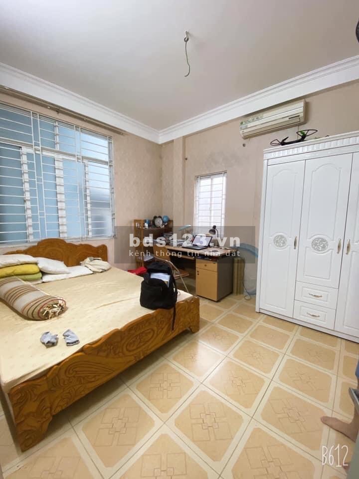 Bán gấp nhà Mỹ Đình, ngõ thông kinh doanh ô tô đỗ cửa, đúc 4 tầng, dt 40m, lh 0978996965