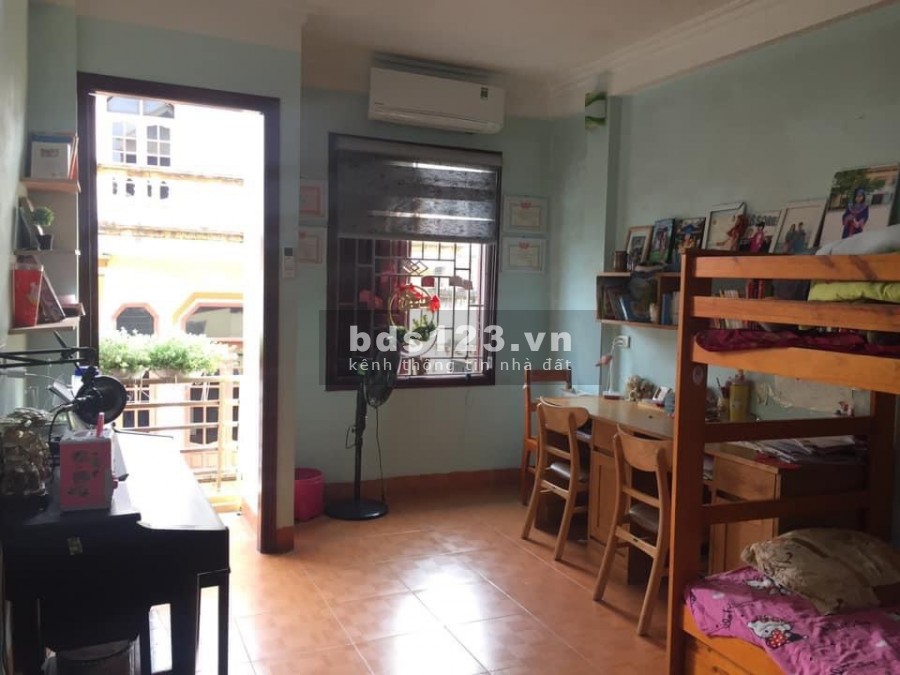 Nhà phố Trạm Long Biên, 4 tầng dtsd 42m2, ngõ thông tứ tung ô tô kinh doanh giá 3.5 tỷ