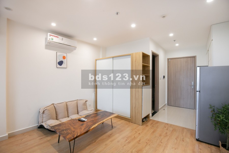Cho thuê CCCC Studio có vách kính ngăn thành 1pn riêng, full đồ, giá chỉ 7tr tại Vinhomes Smart City