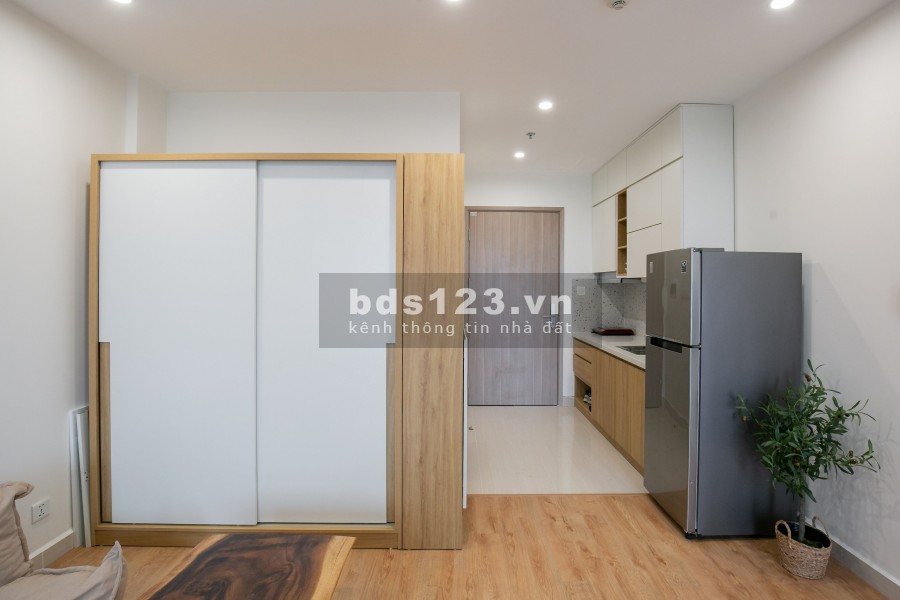 Cho thuê CCCC Studio có vách kính ngăn thành 1pn riêng, full đồ, giá chỉ 7tr tại Vinhomes Smart City