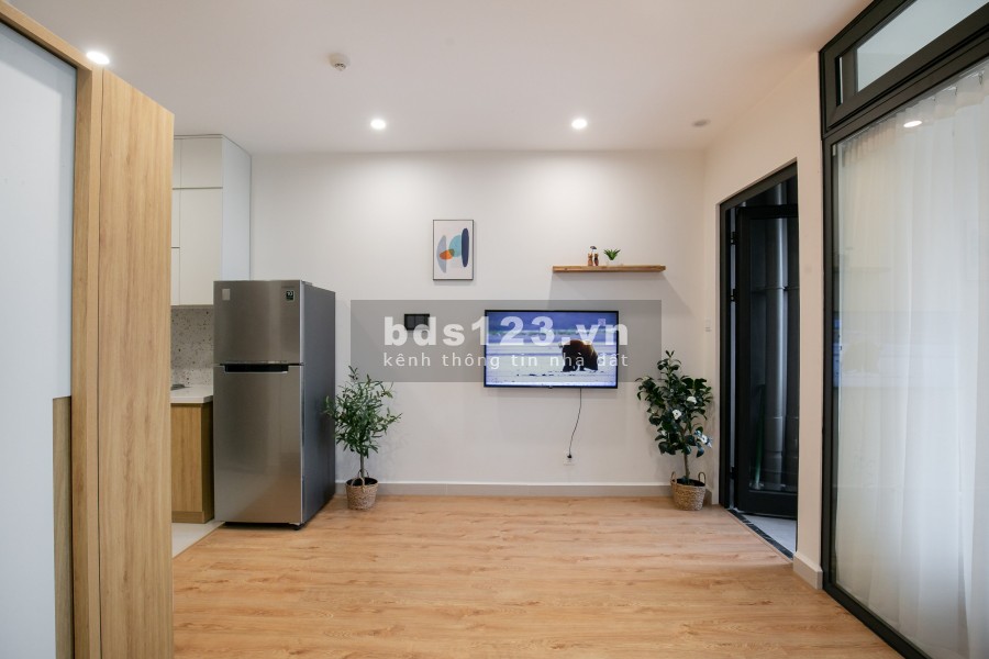 Cho thuê CCCC Studio có vách kính ngăn thành 1pn riêng, full đồ, giá chỉ 7tr tại Vinhomes Smart City