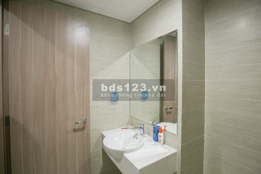 Cho thuê CCCC Studio có vách kính ngăn thành 1pn riêng, full đồ, giá chỉ 7tr tại Vinhomes Smart City