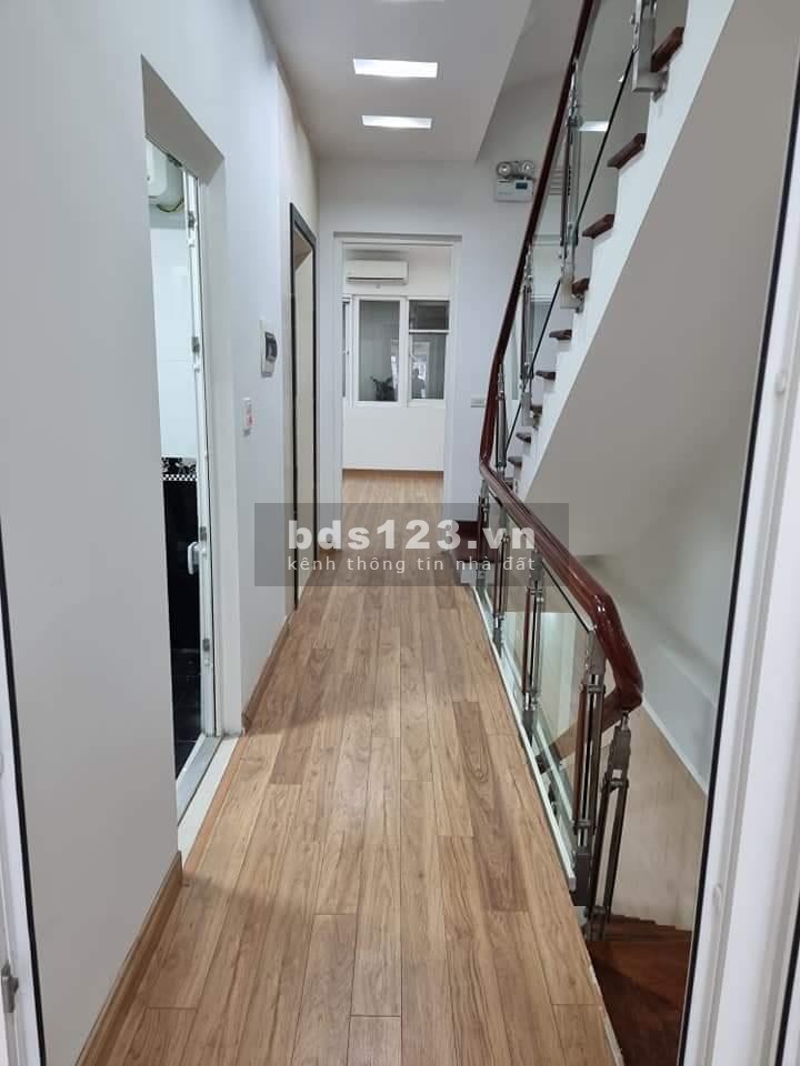 Phùng Chí Kiên, Quận Cầu Giấy, thang máy, ô tô tránh, thoáng mát, ở sướng, 64m2, 10.2 tỷ