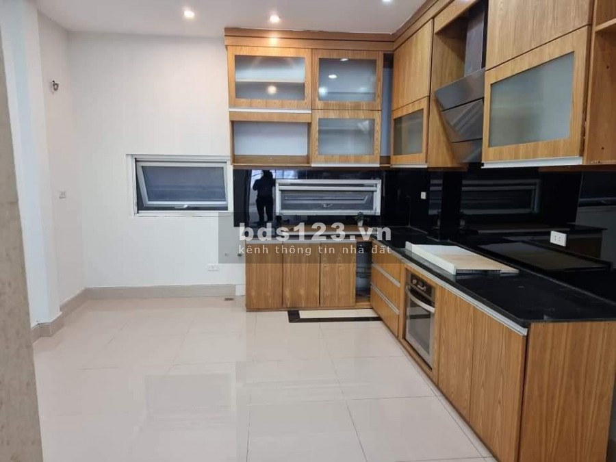 Phùng Chí Kiên, Quận Cầu Giấy, thang máy, ô tô tránh, thoáng mát, ở sướng, 64m2, 10.2 tỷ
