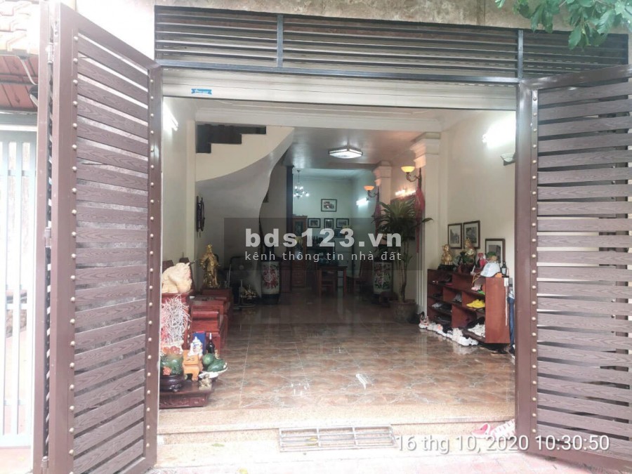 Bán nhà đẹp ô tô vào nhà 4 tầng 54m2 phố Bắc Cầu, Long Biên giá 3,1 tỷ. LH 0912442669