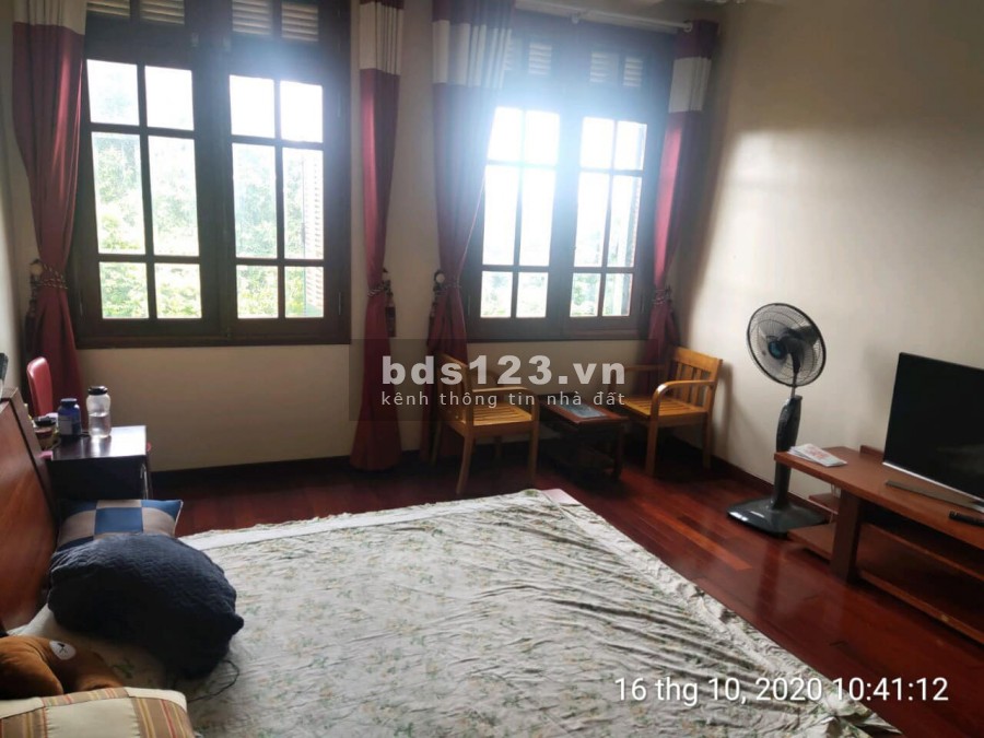 Bán nhà đẹp ô tô vào nhà 4 tầng 54m2 phố Bắc Cầu, Long Biên giá 3,1 tỷ. LH 0912442669
