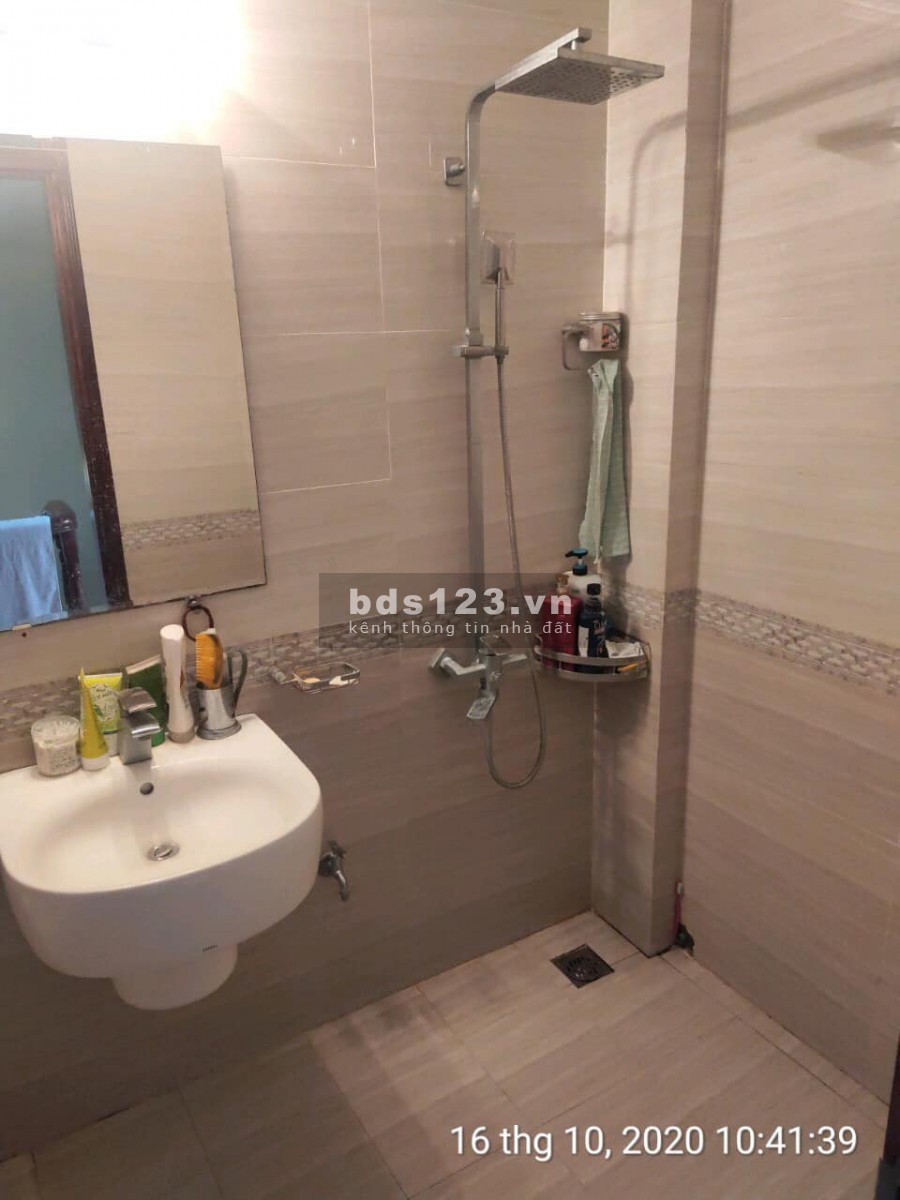 Bán nhà đẹp ô tô vào nhà 4 tầng 54m2 phố Bắc Cầu, Long Biên giá 3,1 tỷ. LH 0912442669