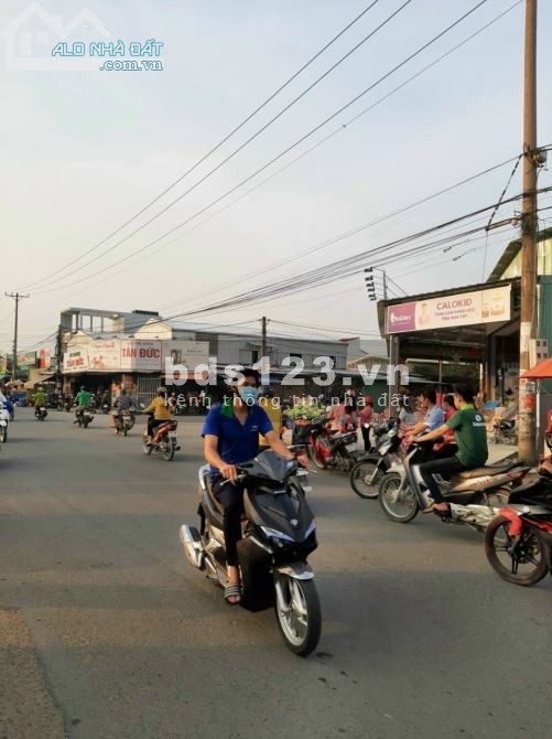 Tôi cần bán gấp khu đất diện tích 125m2 giá bán 1.4 tỷ gần KCN Hải Sơn, chợ và siêu thị