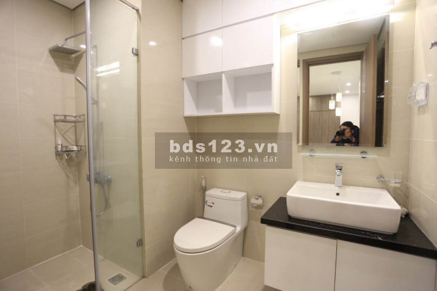 Cho thuê căn hộ 58m2/2PN tòa L4 Ciputra full đồ giá 12tr/tháng.LH 0966286718